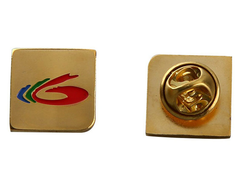 die&nbsp;struck&nbsp;iron&nbsp;badge-3