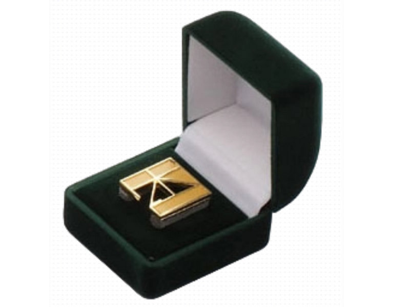 badge&nbsp;velvet&nbsp;gift&nbsp;box-1