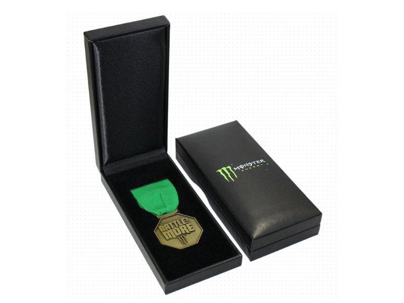 box&nbsp;with&nbsp;printing&nbsp;logo-3