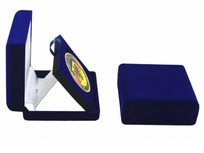 velve&nbsp;box&nbsp;with&nbsp;stand